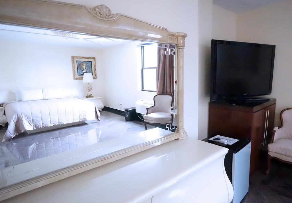 Paris Suites Hotel New York Bagian luar foto